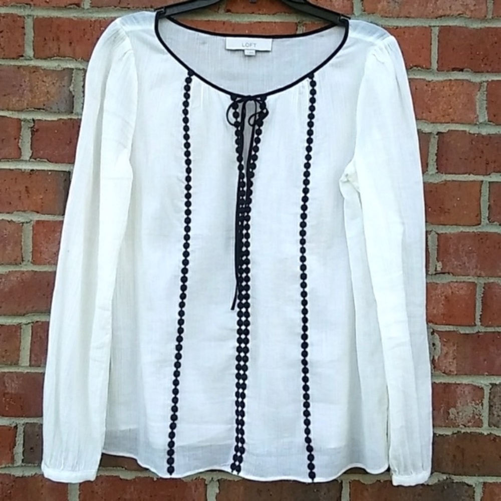 White blouse with black trim S